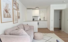 Magnolia: Moderne, voll möblierte Wohnung